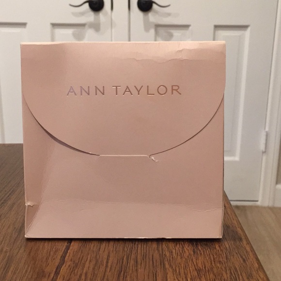 Ann Taylor 100% silk scarf 24x24 inch - Picture 8 of 10